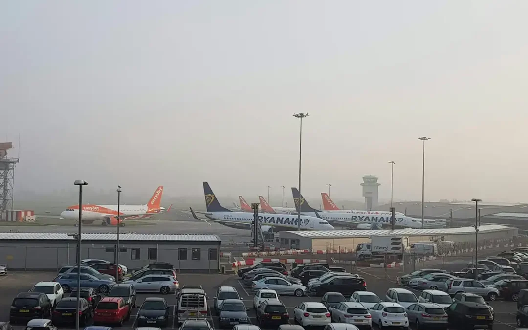 Comparing In-House vs. Outsourced Call Centers for Airport Parking Services